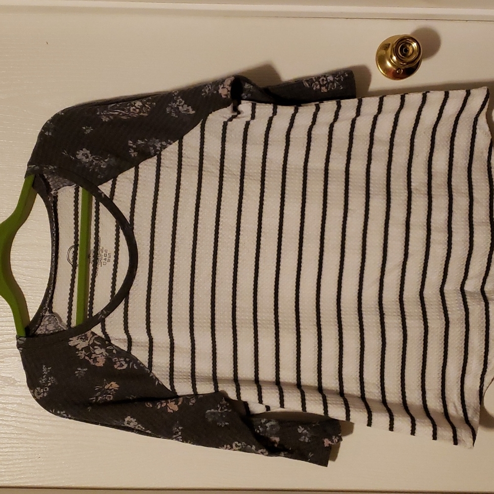 Women's Maurices shirt